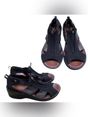 Bzees Black Open-Toe Zip Comfort Sandals S6.5
